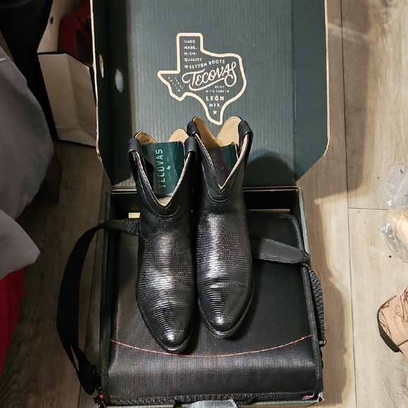 Tecovas Shoes - Tecovas Textured Black Leather Booties